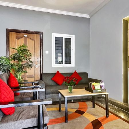 Hotel Super Townhouse Rcc Blizz Kondapur  Exterior foto