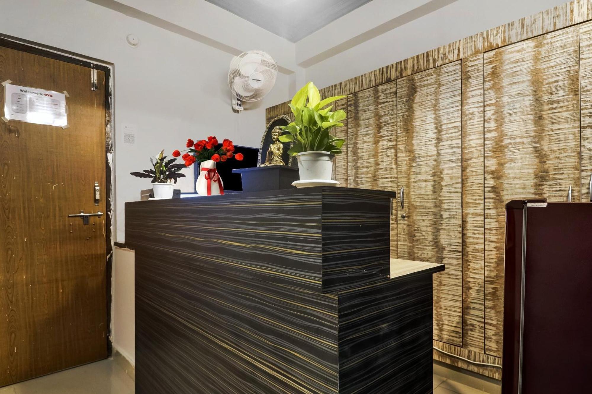 Hotel Super Townhouse Rcc Blizz Kondapur  Exterior foto