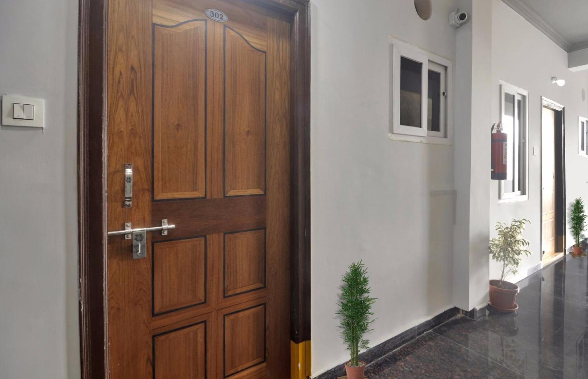 Hotel Super Townhouse Rcc Blizz Kondapur  Exterior foto